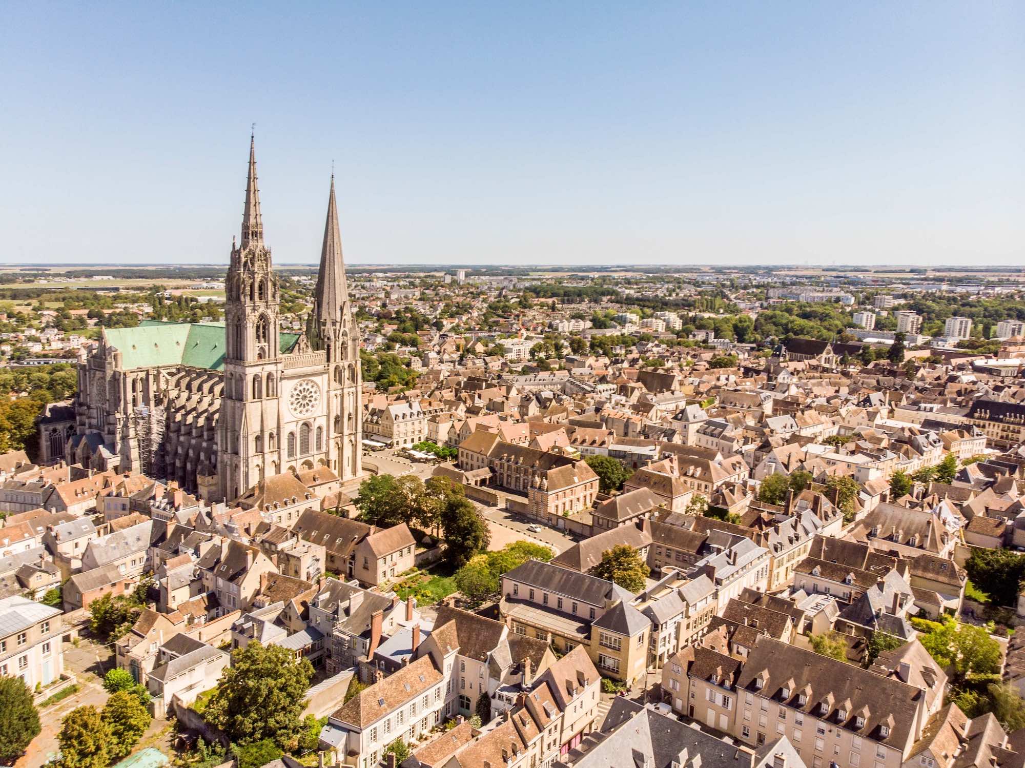 Le Mag Camping - Cet édifice millénaire cache un secret que Notre-Dame ne vous dira jamais