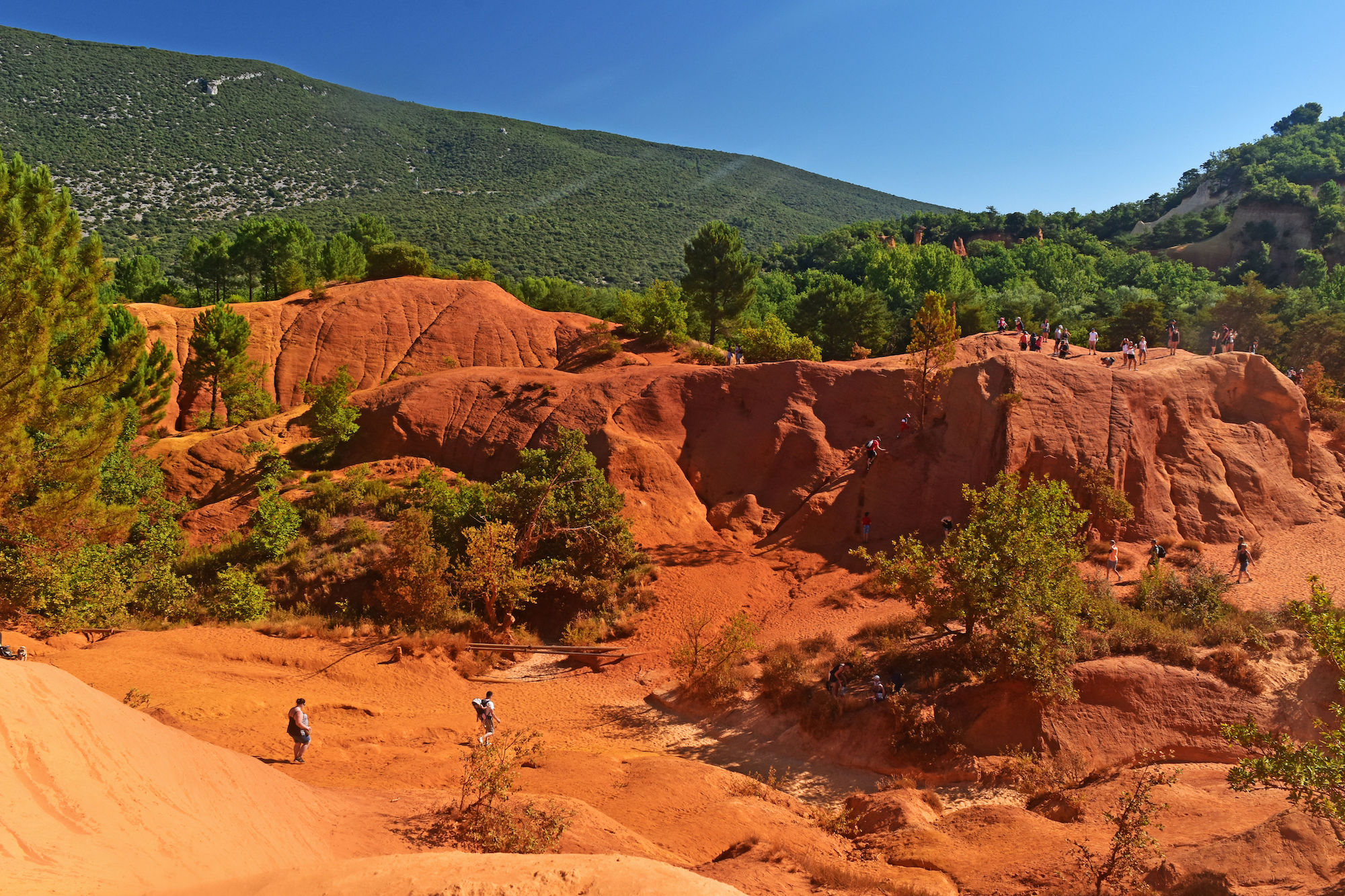 Le Mag Camping - 5 randonnées incontournables du Luberon pour plonger au cœur de paysages d’exception