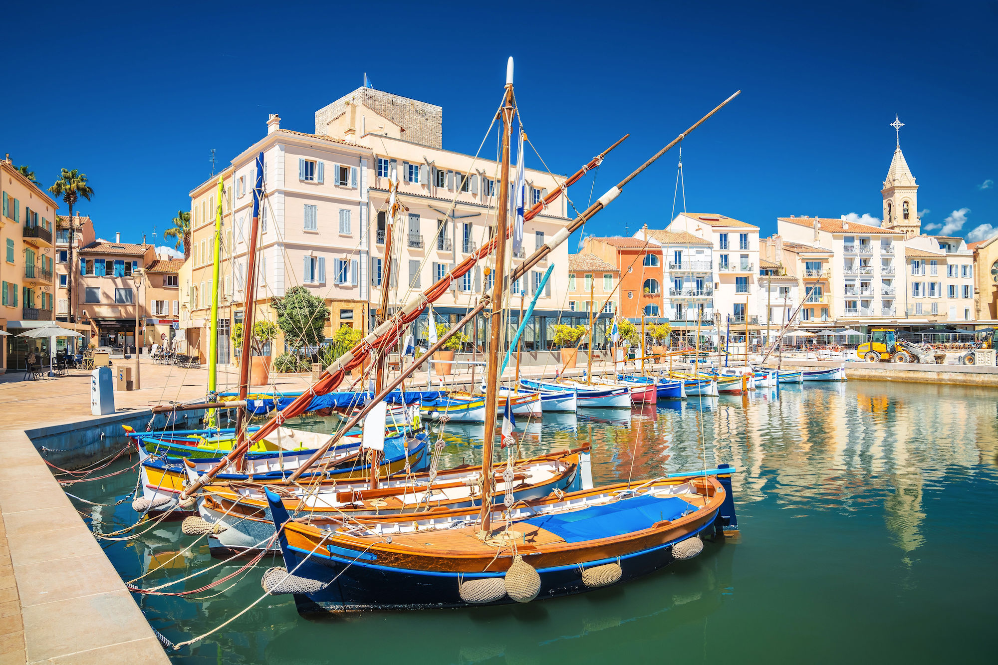 Le Mag Camping - Ce petit port de pêche de la Côte d’Azur vit toute l’année, même en hiver