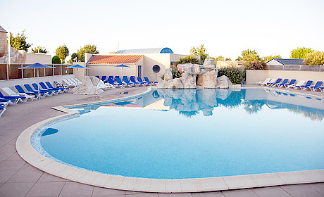 Jeux Aquatiques Au Camping Le Clarys Plage Saint Jean De Monts Vendée