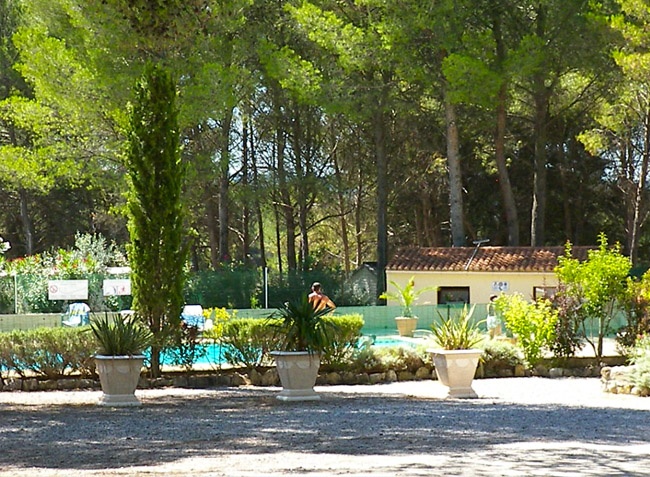 Camping Aix-en-Provence : 2 campings et 36 aux alentours - Toocamp